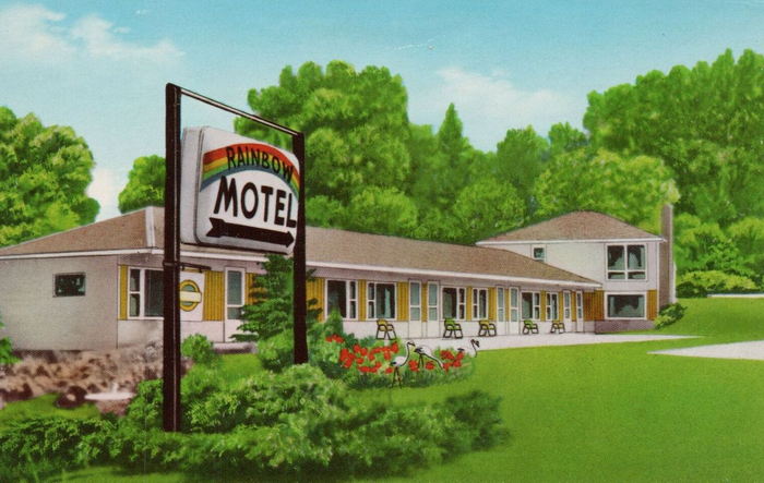 South Arms Retreats (Rainbow Motel) - Vintage Postcard (newer photo)